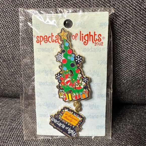Disney Accessories - Disney Parks MGM Studios Goofy Spectacle of Lights Christmas Pin